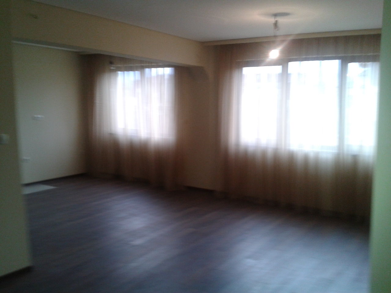 3 стаен апартамент, ж.к. Витоша, цена 96900 евро- ПРОДАДЕНО 3 стаен апартамент, ж.к. Витоша, цена 96900 евро- ПРОДАДЕНО - image
