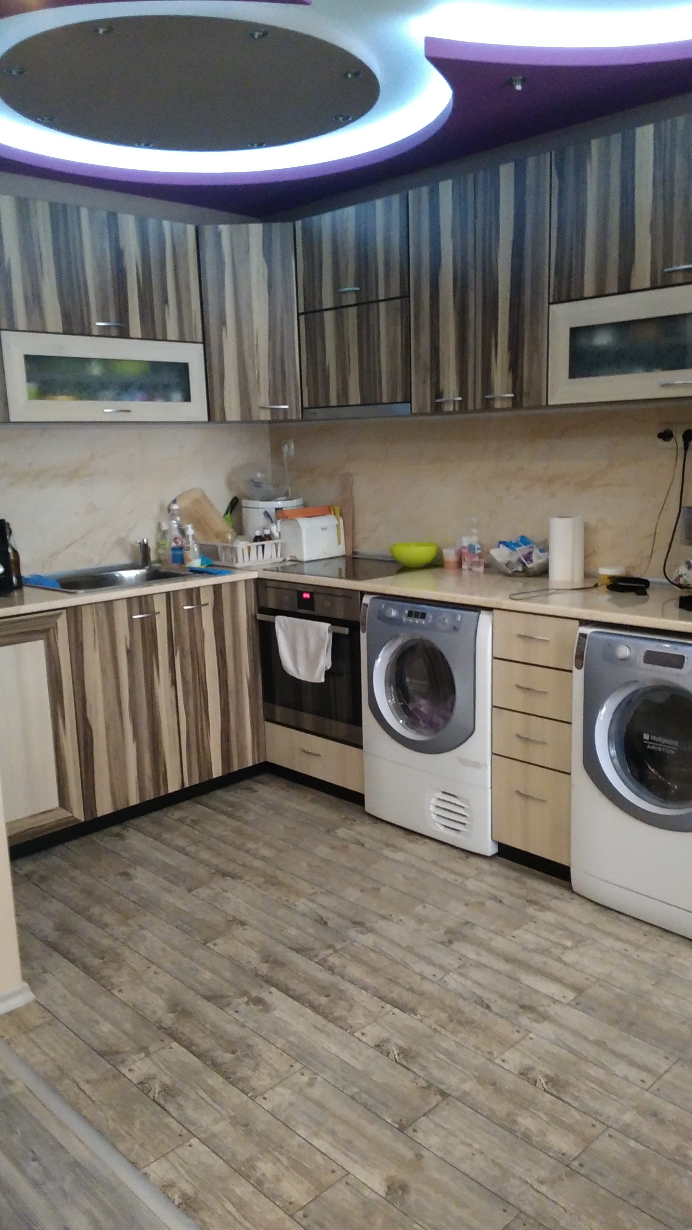3 стаен с паркомясто, ж.к. Хладилника, цена 159900 евро- ПРОДАДЕН 3 стаен с паркомясто, ж.к. Хладилника, цена 159900 евро- ПРОДАДЕН - image