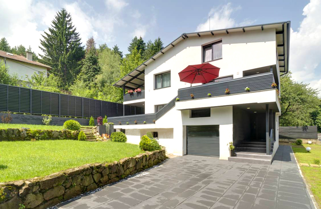 Луксозна нова къща, ж.к. Бояна, цена 550000 евро - image
